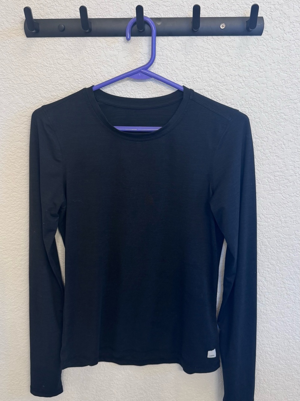 Vuori Black Long-Sleeve Crewneck Top